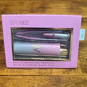 La-tweez pro illuminating tweezers.